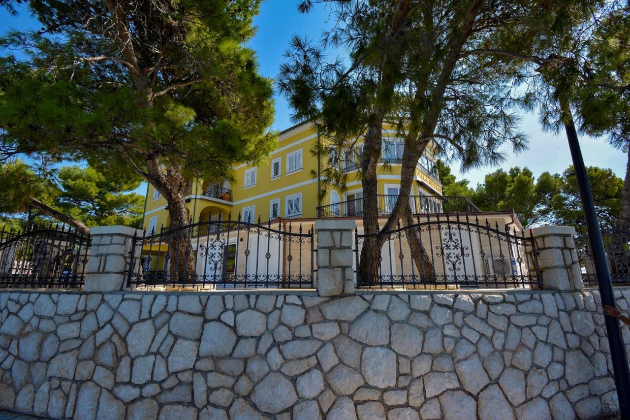 Apartment 10 In Villa Petrac Banjol Exterior foto